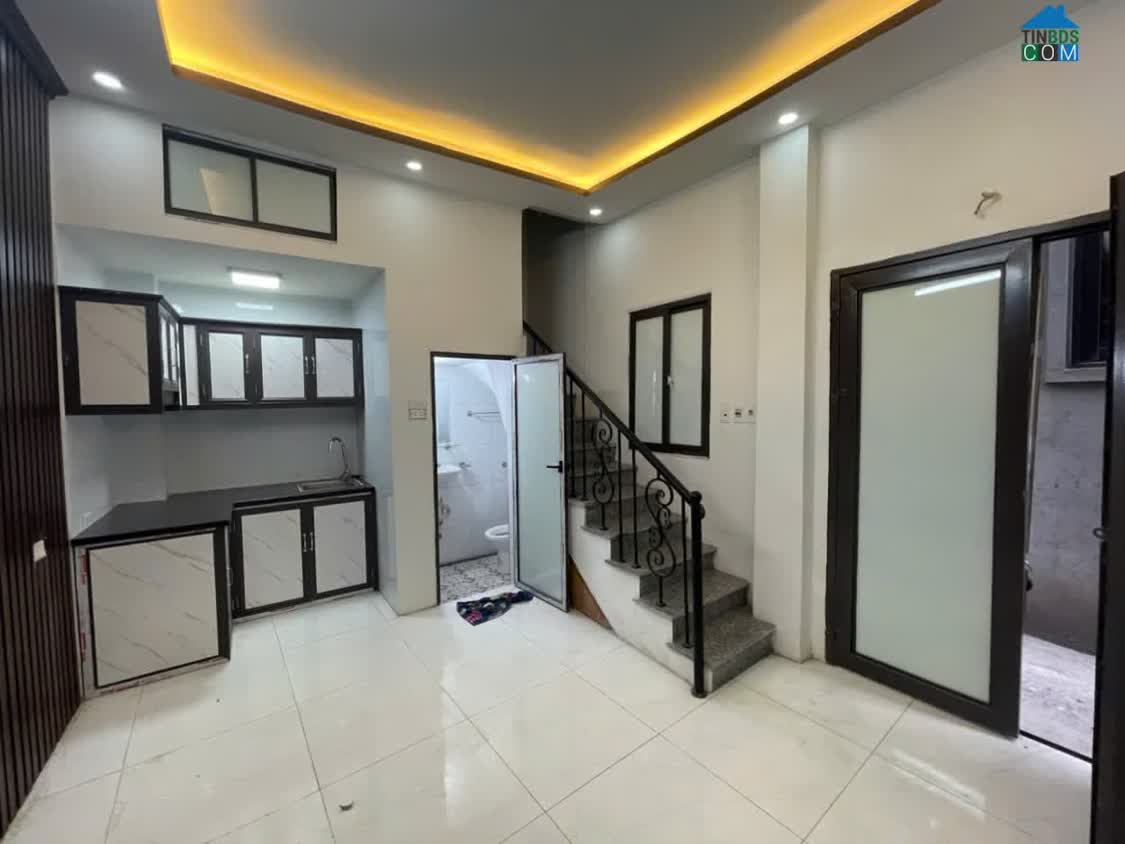 Ảnh Bán nhà 3 tầng ở phố Đông Thiên, Lĩnh Nam 0