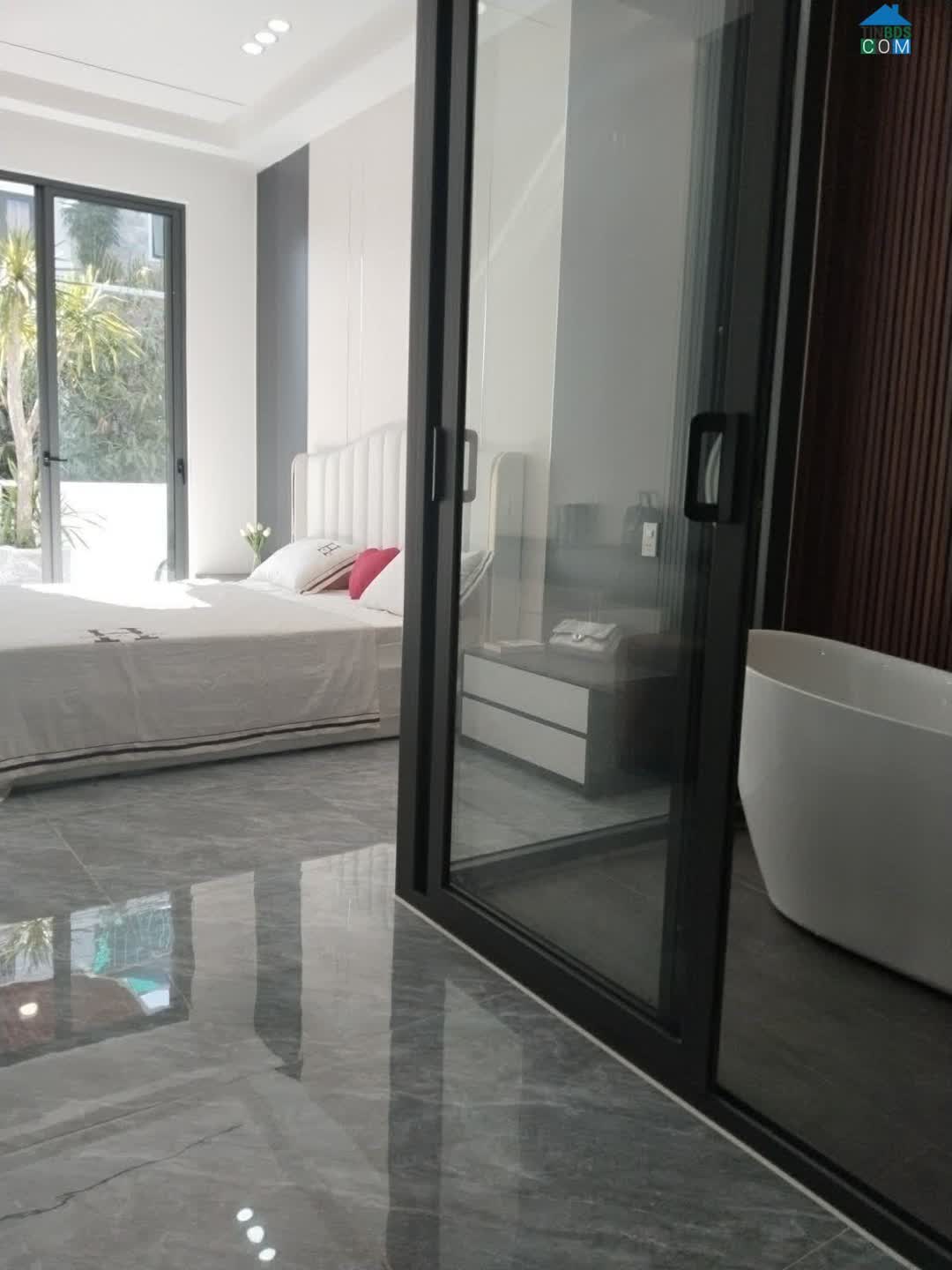 Ảnh Bán nhà MT Nguyễn Hữu Thọ 173m² giá 17,8 tỷ, kinh doanh tốt, sẵn dòng tiền 0