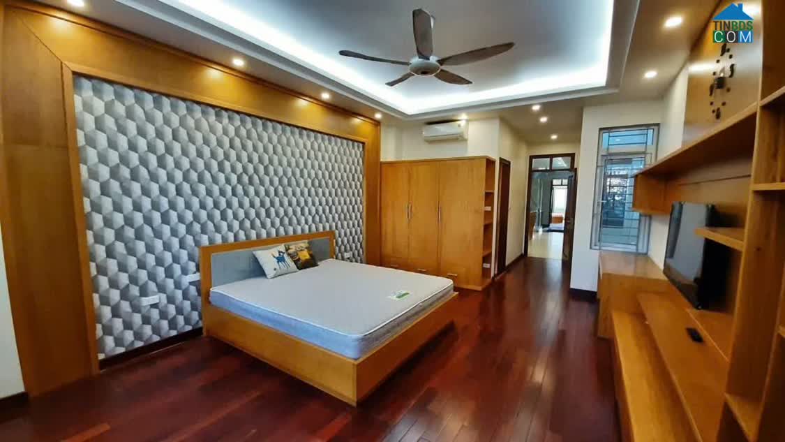 Ảnh Bán nhà mặt đường Hoàng Hoa Thám, 109m2, 5 tầng, 4x tỷ 0