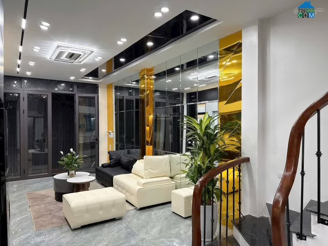 Ảnh Bán nhà phố Quán Thánh 6 tầng ô tô cách 3m full công năng 3 tỷ 0