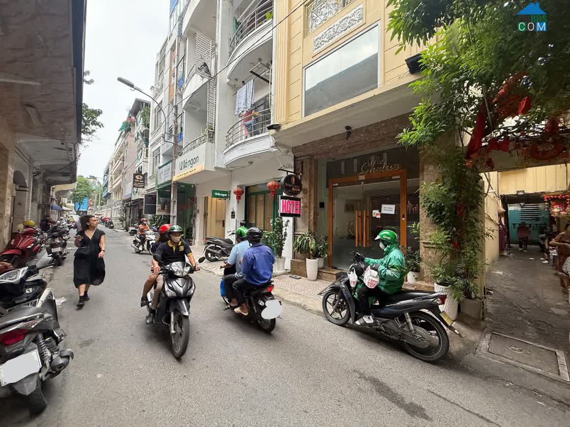 Ảnh Nhà Phố P. Bến Thành Quận 1 - Giá Quá Hời - Dưới 7 Tỷ Không Có Căn Thứ 2 0