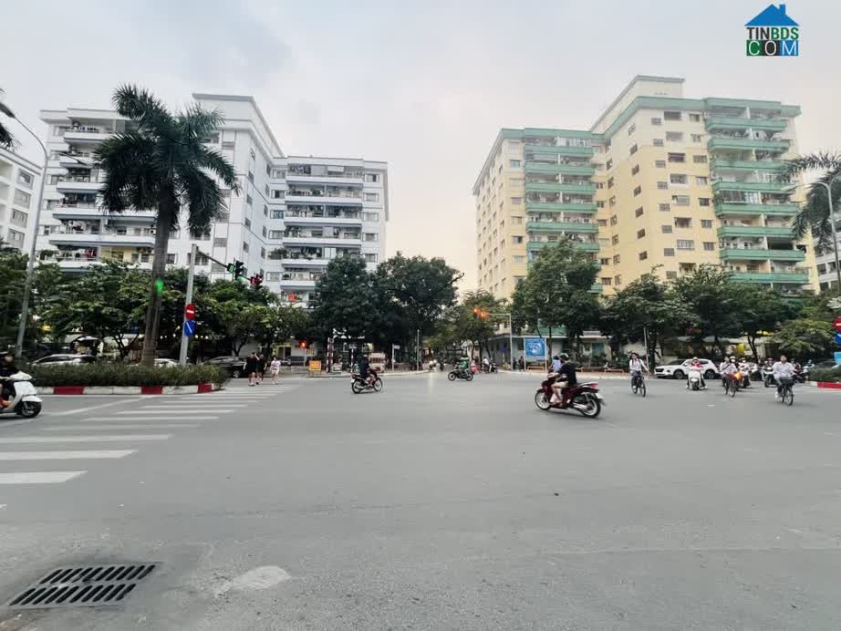 Ảnh Bán nhà đất gần Huy Du, lô góc, ô tô đỗ cửa, sát Metro, tiềm năng xây mới 0