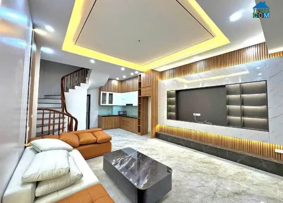 Ảnh Giảm Sâu 200TR – Nhà Ngõ Ô Tô Phố Tây Sơn
6 Tầng Thang Máy – 39m² – 13.6 Tỷ – Thanh Khoản Cao 0