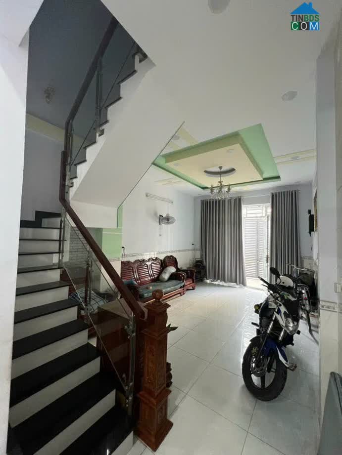 Ảnh Bán nhà ngộp bank ngang 4m 54m2 hẻm xe hơi đường Nguyễn Văn Quá Quận 12 giá chỉ 4.X tỷ 0