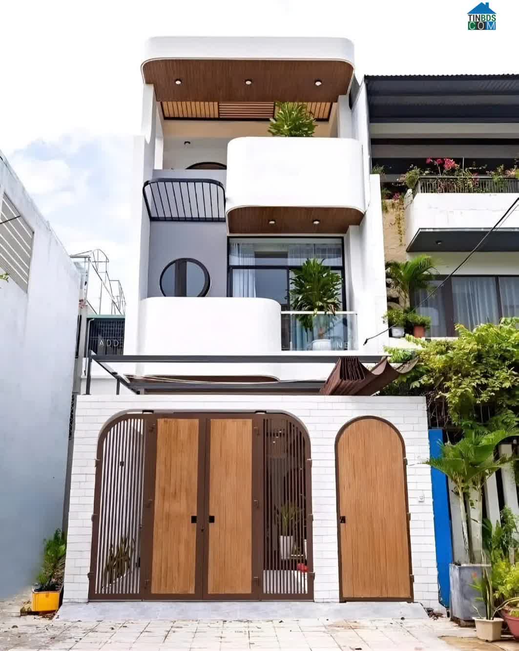 Ảnh Không dễ để tìm được một căn nhà mặt tiền vừa giá tốt, vừa đủ không gian cho gia đình đông người... 0