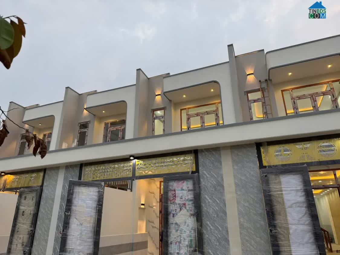 Ảnh Nhà đẹp xây mới! đường Nguyễn Văn Dương Đức Hoà Long An 4.5x20 TL 4PN 4WC giá 2.55T 0