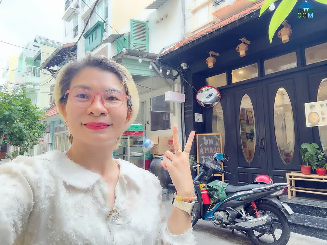 Ảnh Chính Chủ Bán Đất Tặng Nhà 2 Tầng - Xe Hơi Ngủ Trong Nhà Đ.Nguyễn Trãi, Quận 1 - HDT 16tr/th - *... 0