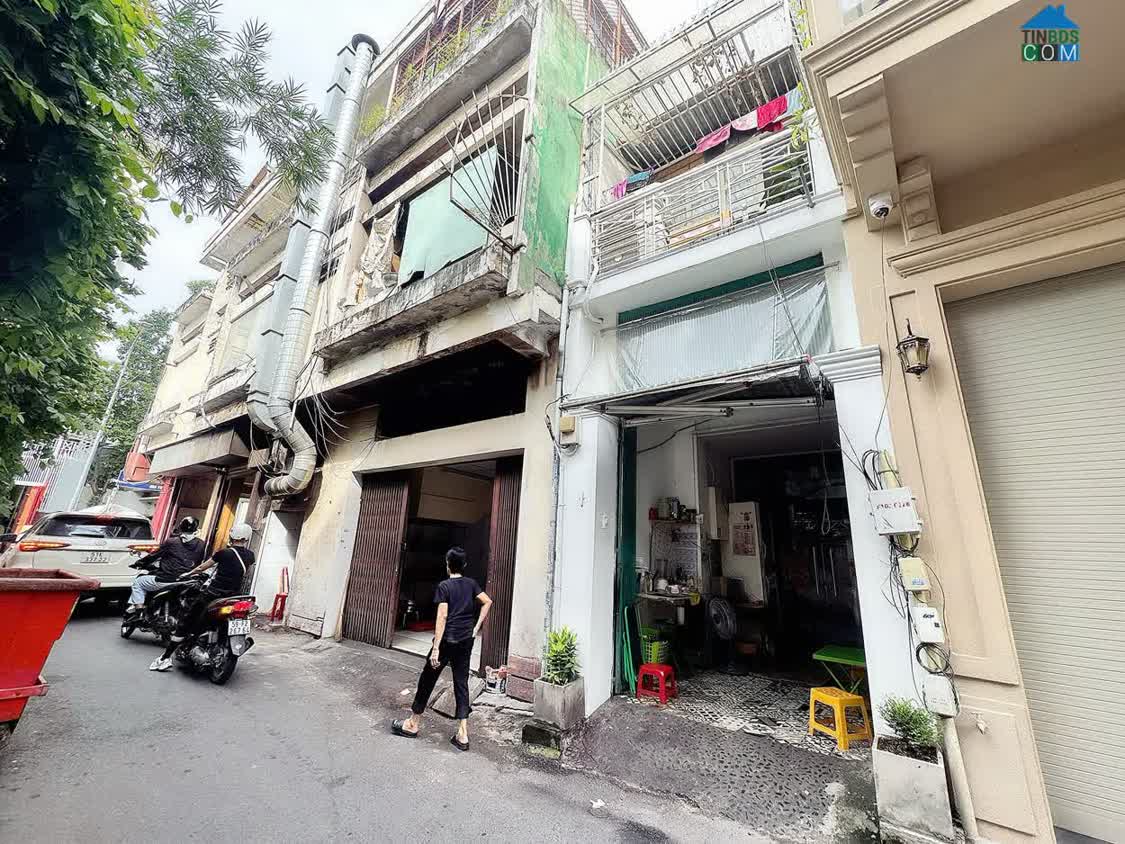 Ảnh Chính Chủ Bán Nhà 3 Tầng - Mặt Tiền Đ. Huyền Quang, Quận 1 - 4,15m*16m - Sổ Hồng Đẹp * LH Giang... 0