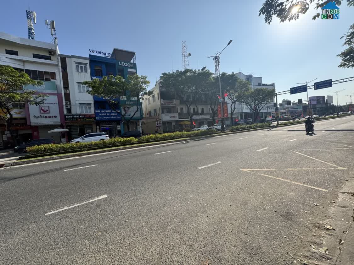 Ảnh Nhà 3 tầng lô góc 3 mặt thoáng Nguyễn Văn Linh 105.5m2 giá 31.5 tỷ 0