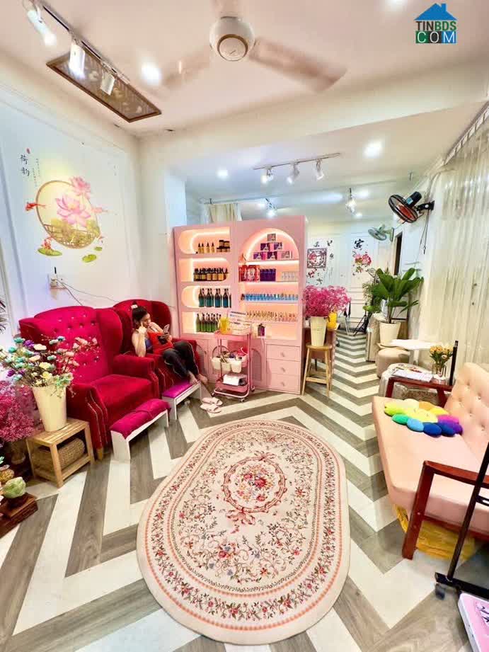 Ảnh Bán nhà Nguyễn Phúc Chu Tân Bình
Dt : 8m x 8m 59m2
Kết cấu : 5 tầng 4 phòng
Giá : 9.2 Tỷ 0