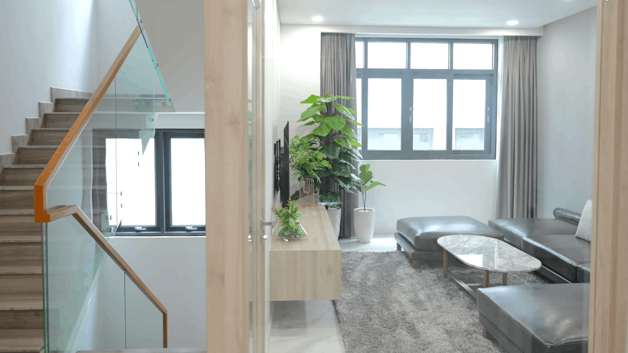 Ảnh Nhà 4 lầu Mặt Tiền đường lớn sát Midori Park. Kinh Doanh sầm uất. Sổ hồng riêng 0