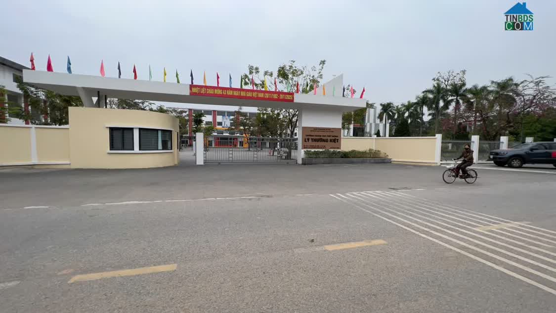 Ảnh Chỉ 10.X Tỷ, Nhà Đẹp Thượng Thanh 40m, 6t, Mt4m, Thang Máy, Full Nội Thất, Ngõ Nông. 0