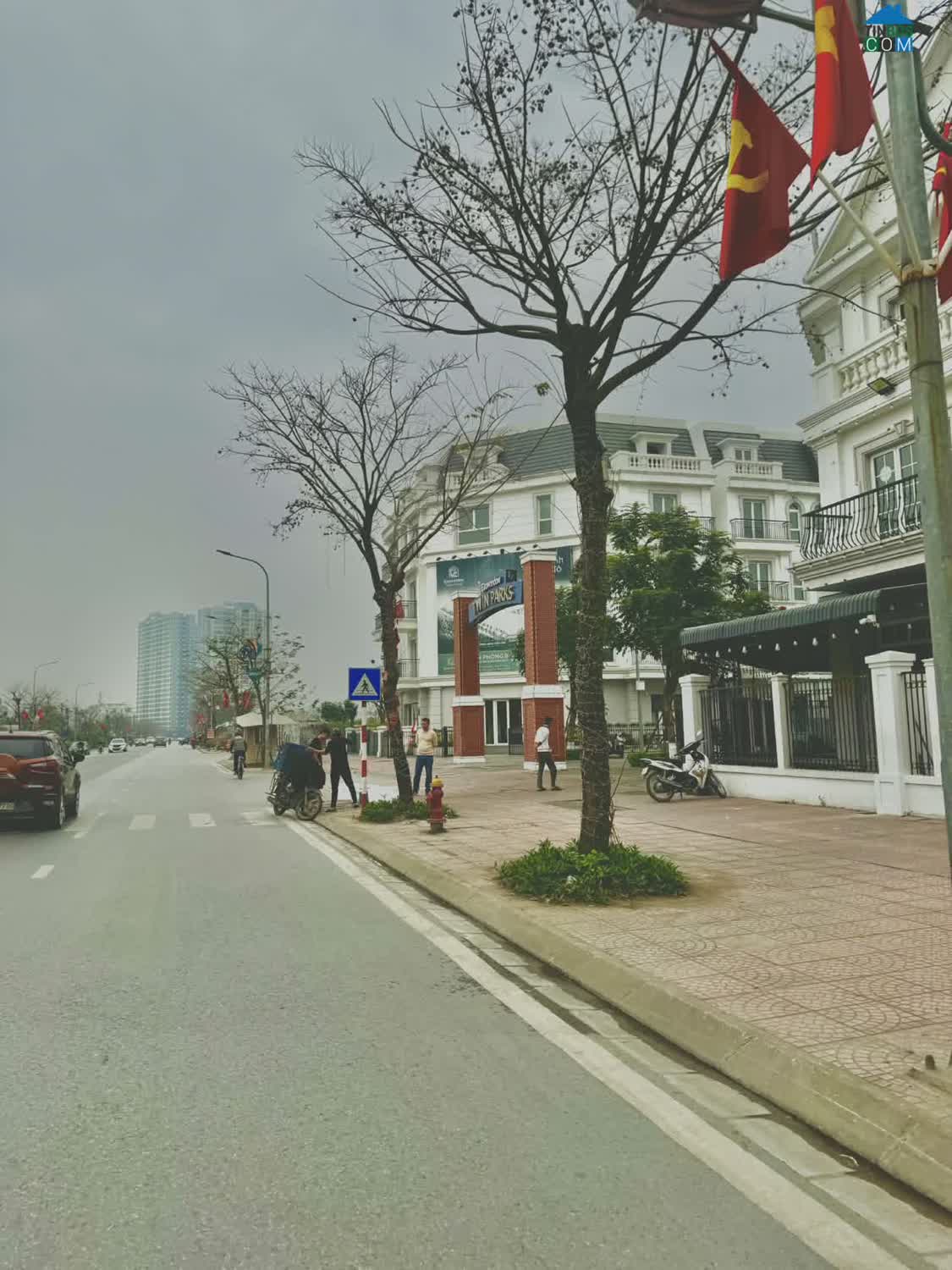 Ảnh Cho thuê Biệt thự mặt phố Thành Trung/Trâu Quỳ 200m2 đường 30m view hồ,công viên 0