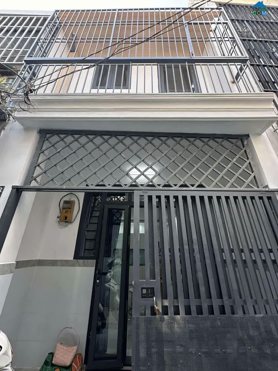 Ảnh Nhà 2 Tầng Mới - Sổ Hoàn Công- Gần 40m2- Chỉ 3.9 Tỷ TL 0