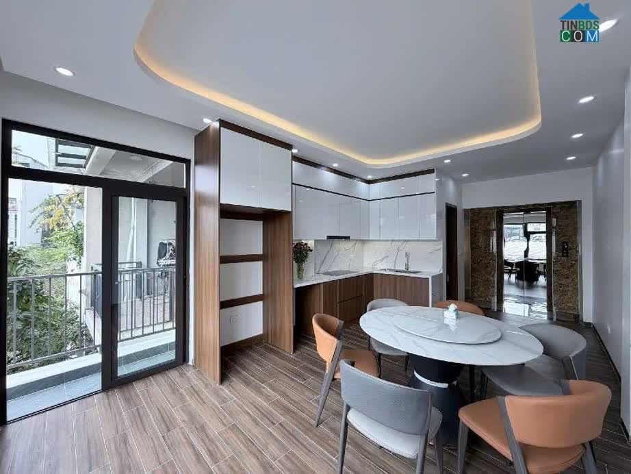 Ảnh Nhà Đẹp Lạc Long Quân - 6 Tầng Thang Máy - 5M Ra Mặt Phố 0