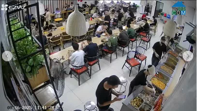 Ảnh Em đang cần tìm 2 bà trung tuổi nhanh nhẹn.mung 9-10 tet đi làm . 1