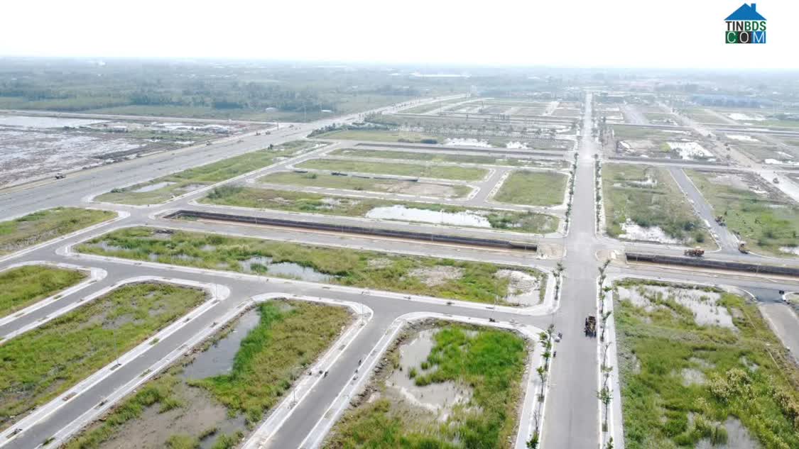 Ảnh Bán gấp lô góc 154m2 đối diện công viên, đường 20m, sổ sẵn sang tên ngay 0