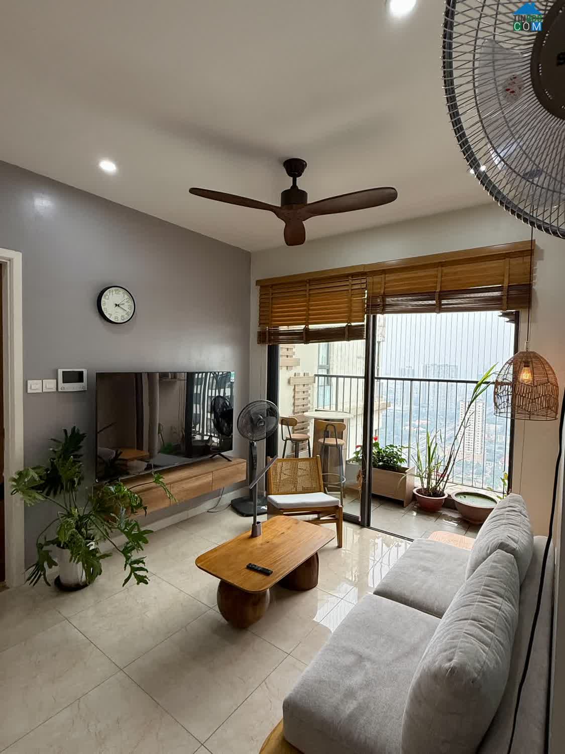 Ảnh [C3] Chính chủ GỬI bán CH 73m2, 2PN2VS, full nội thất đẹp - Giá 8.9 tỷ tại VINHOMES D'CAPITALE 0