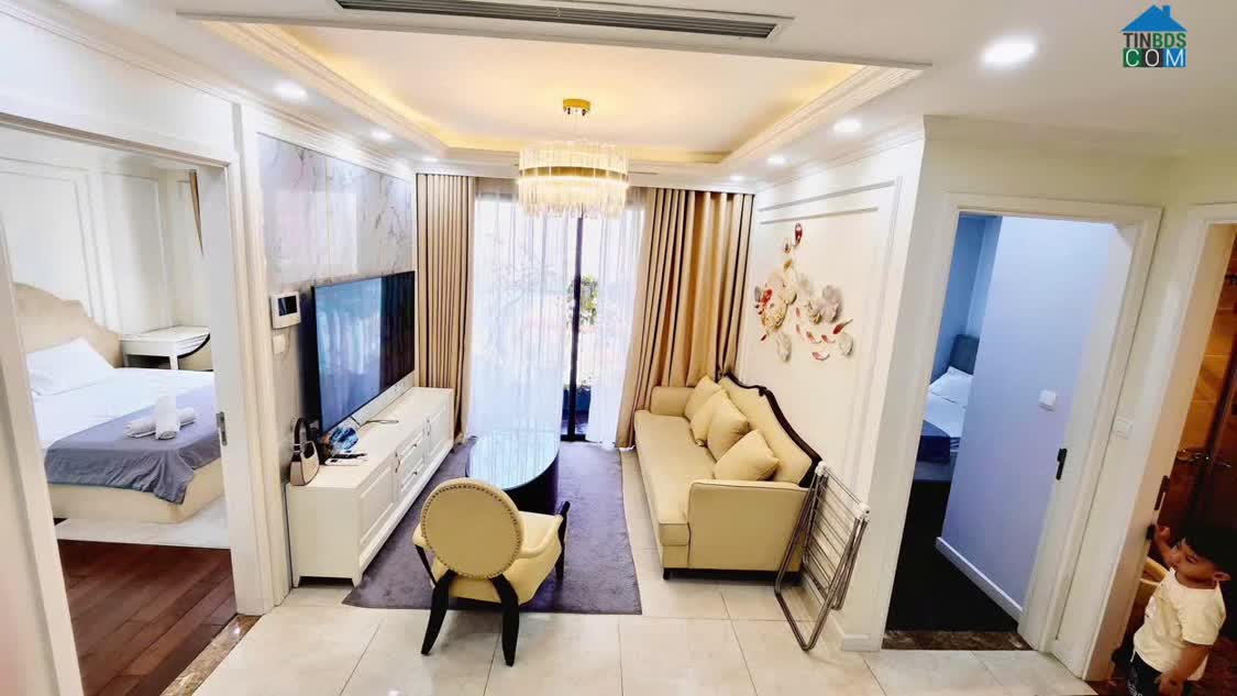 Ảnh Cần bán căn 2PN tại Vinhomes D'Capitale, VIEW HỒ mát rượi, giá 9 tỷ 0