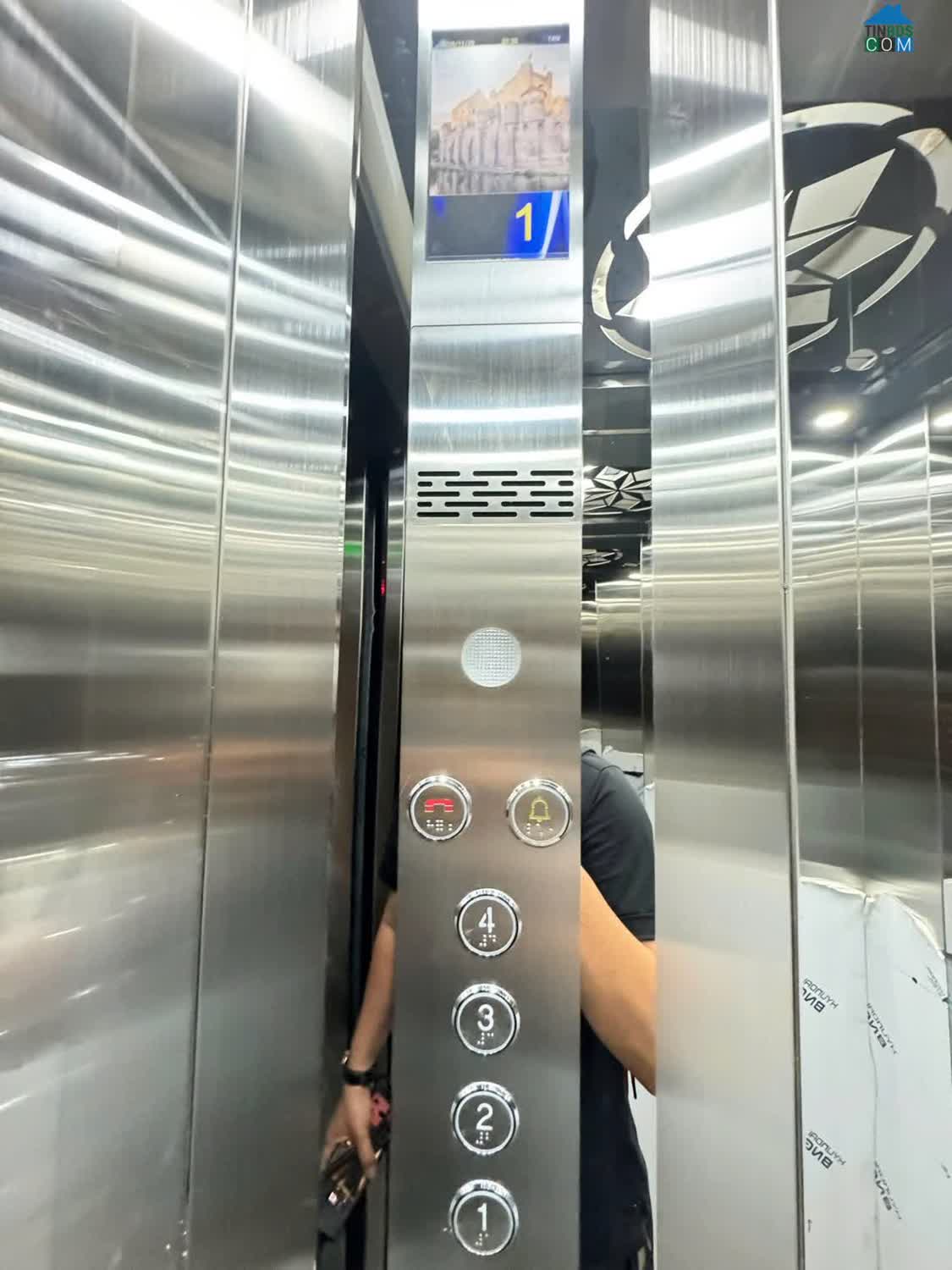 Ảnh Bán nhà 6 tầng Q1 đường Nguyễn Trãi 9P+2 CHVD, HĐT khoán 55tr/tháng. 0