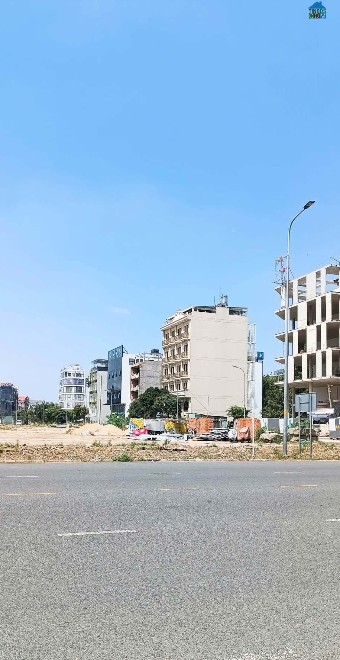 Ảnh Cho thuê đất 4 mặt tiền đường Trương Văn Bang, gần Ủy ban, vuông vức, có sẵn nền bê tông 0