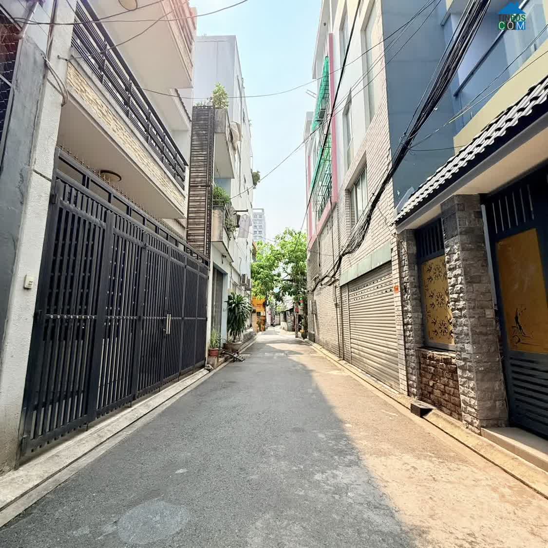 Ảnh Nguyễn Hồng Đào - Hàng Xóm Ubnd Quận Tân Bình - 1/ Xẹc - Xe Hơi Đỗ Cửa, 4 X 17 X 4 Tầng - 11. Tỷ 0