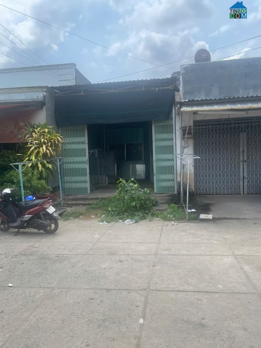 Ảnh Bán Đất Tại Chợ DT81M2 SHR Trên Đất Có Nhà Tiền Chế Cửa Kéo Đài Loan 950TR Lh:0974004184 Gặp Trung. 0