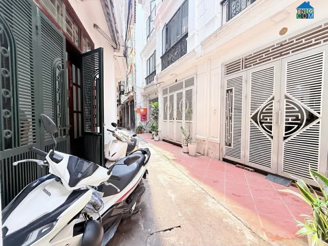 Ảnh Chỉ Hơn 8 Tỷ Sở Hữu Nhà Hiếm Đội Cấn - 2 Thoáng - Ngõ Thông - 4 Tầng Đẹp Long Lanh 0