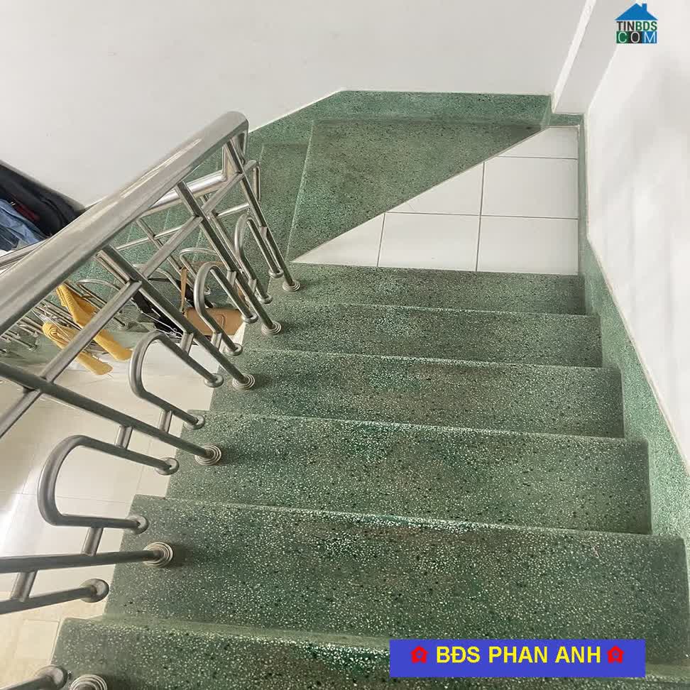 Ảnh Đúng là "nhất cận thị, nhị cận giang". Nhà phố 2 tầng có sẵn HĐT 90 triệu mà chỉ có 5 đồng hơn. 0