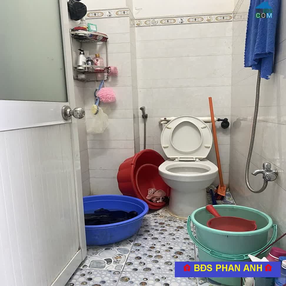 Ảnh Đúng là "nhất cận thị, nhị cận giang". Nhà phố 2 tầng có sẵn HĐT 90 triệu mà chỉ có 5 đồng hơn. 0