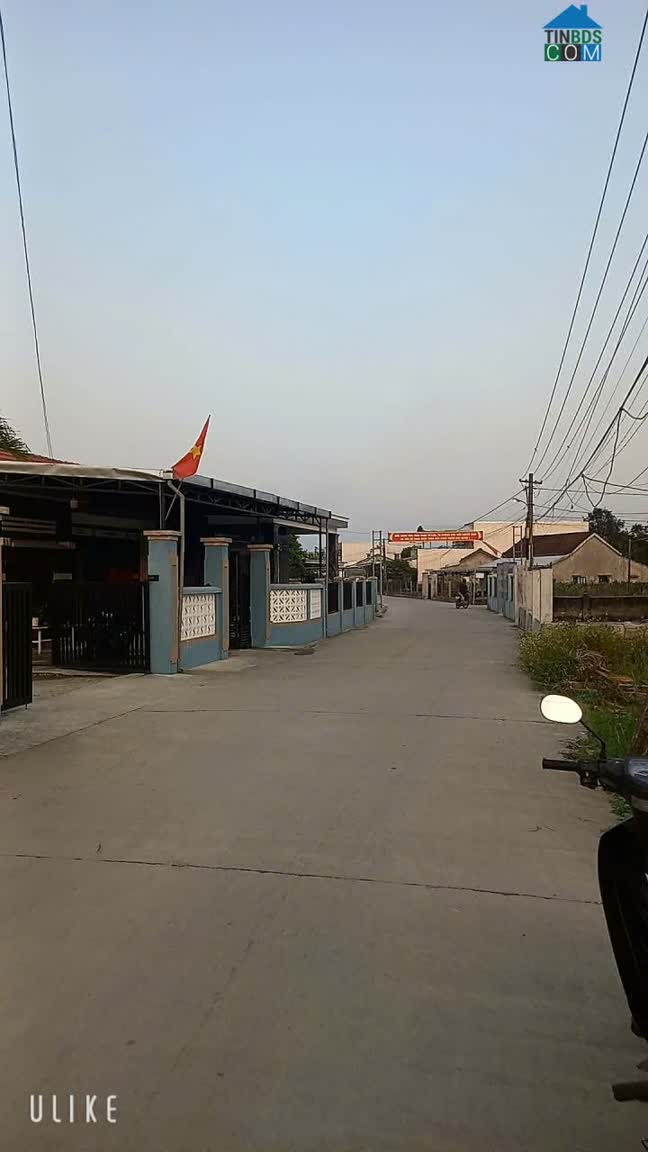 Ảnh Chính chủ cần tiền nên bán nhanh lô đất Trục chính thôn Đông phú dtích 150m2 full thổ cư 0