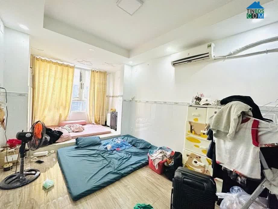 Ảnh Nhà mặt tiền (nở hậu) chính chủ - Phú Nhuận, 26m2, tầng 0