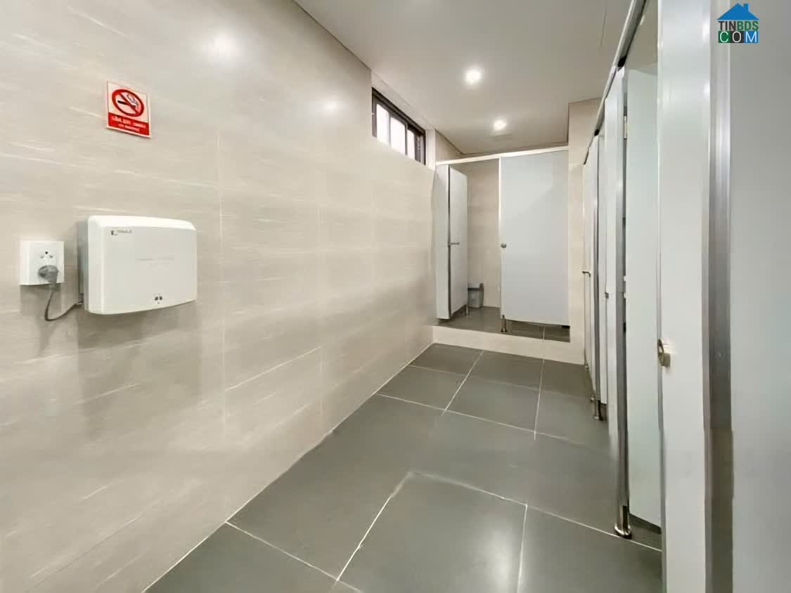Ảnh Cho thuê 500m sàn VP chuyên nghiệp mặt phố Nguyễn Phong Sắc, có thể bàn giao ngay 0