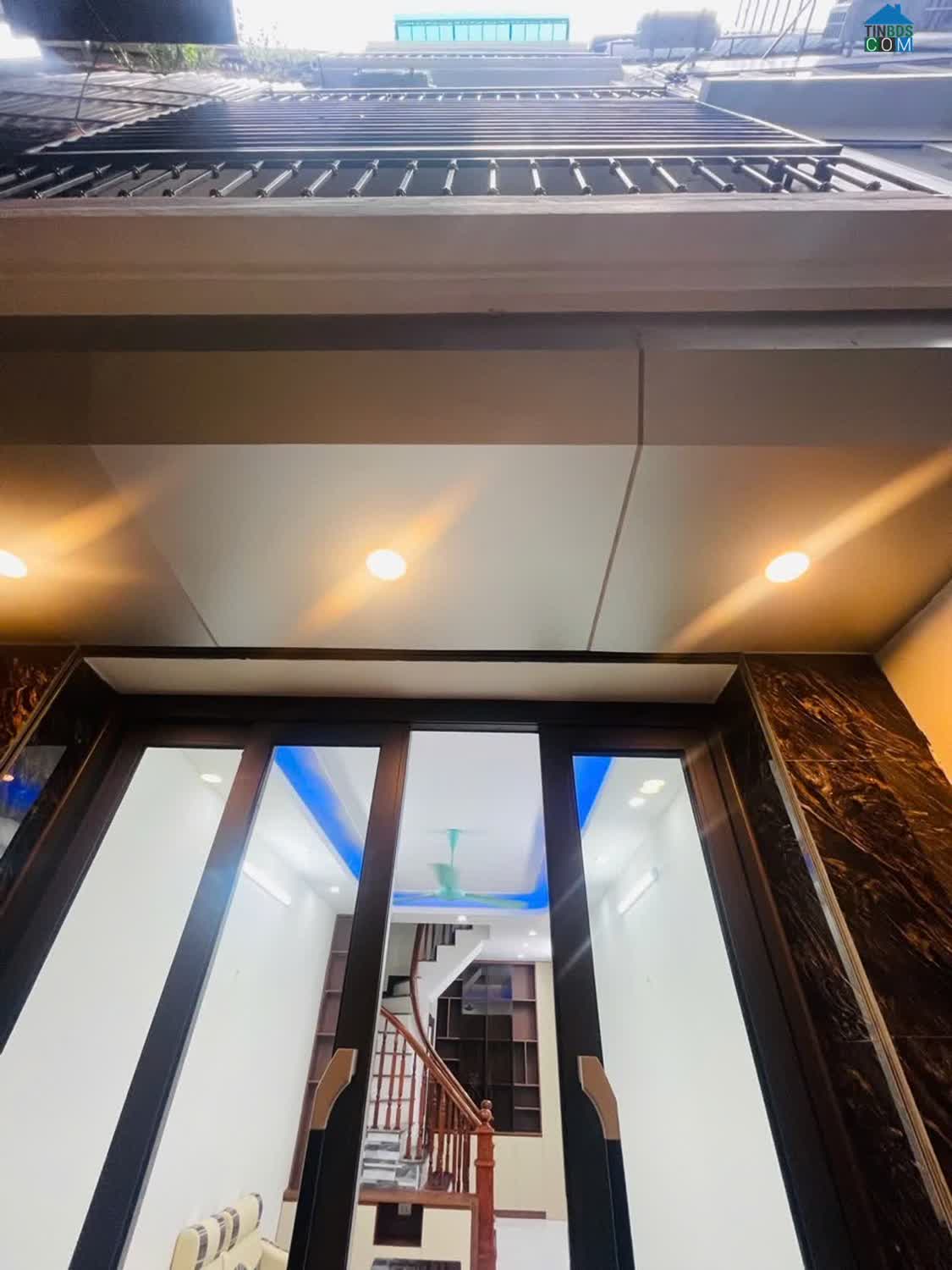 Ảnh Bán nhà Cầu Giấy 40m2x6 tầng , ngõ thông, ba gác, sát Công viên, 11.x tỷ 0