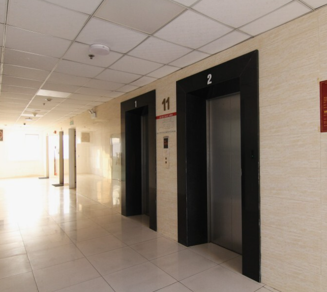 Ảnh Văn phòng 93m2 tại tòa CTM 139 Cầu Giấy – sẵn nội thất chỉ việc vào làm, view tàu điện 0