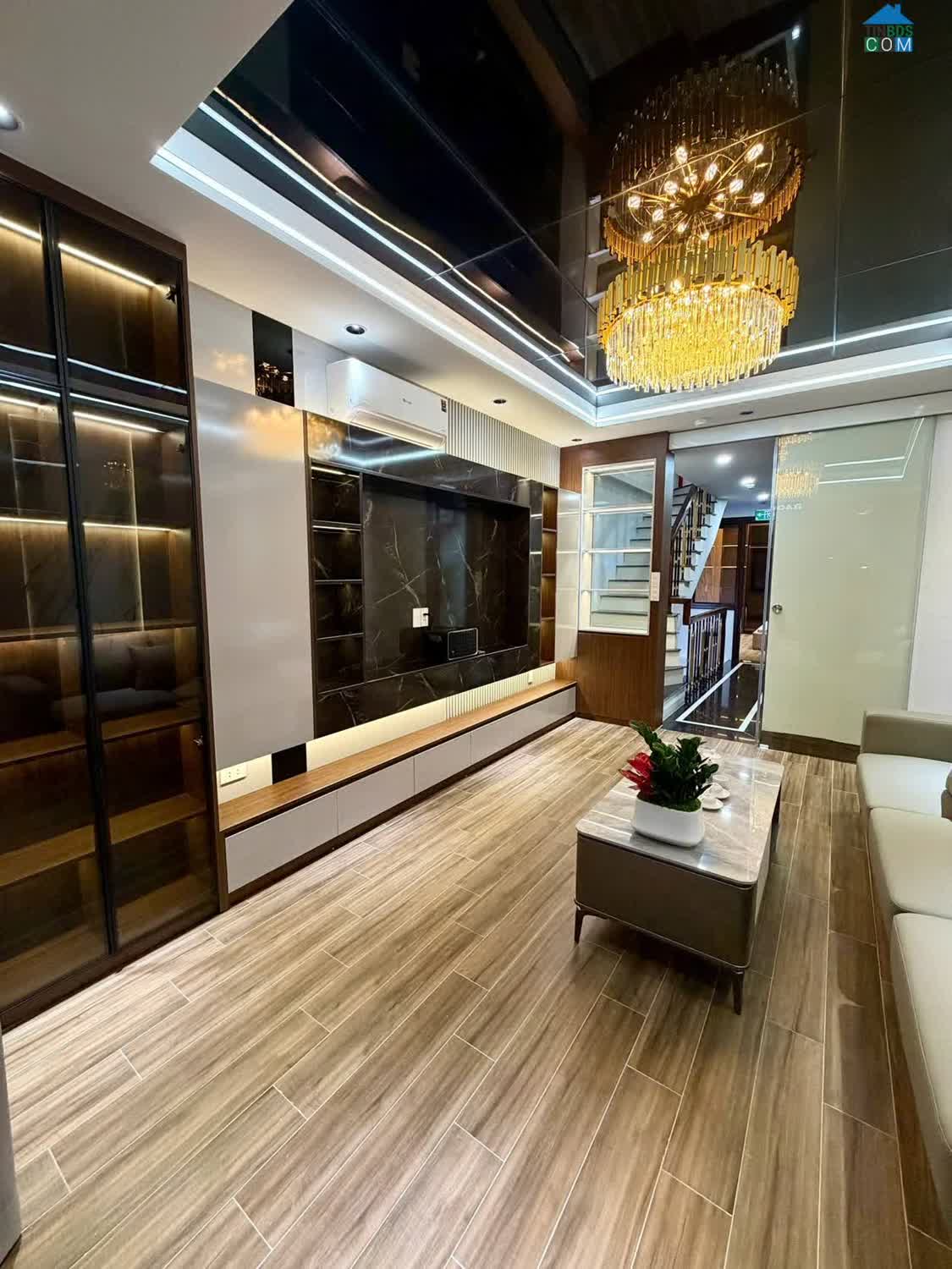 Ảnh Bán nhà MP Nguyễn Xiển, DT 60m, 8 tầng, MT 4m, giá 37.9 tỷ. 0