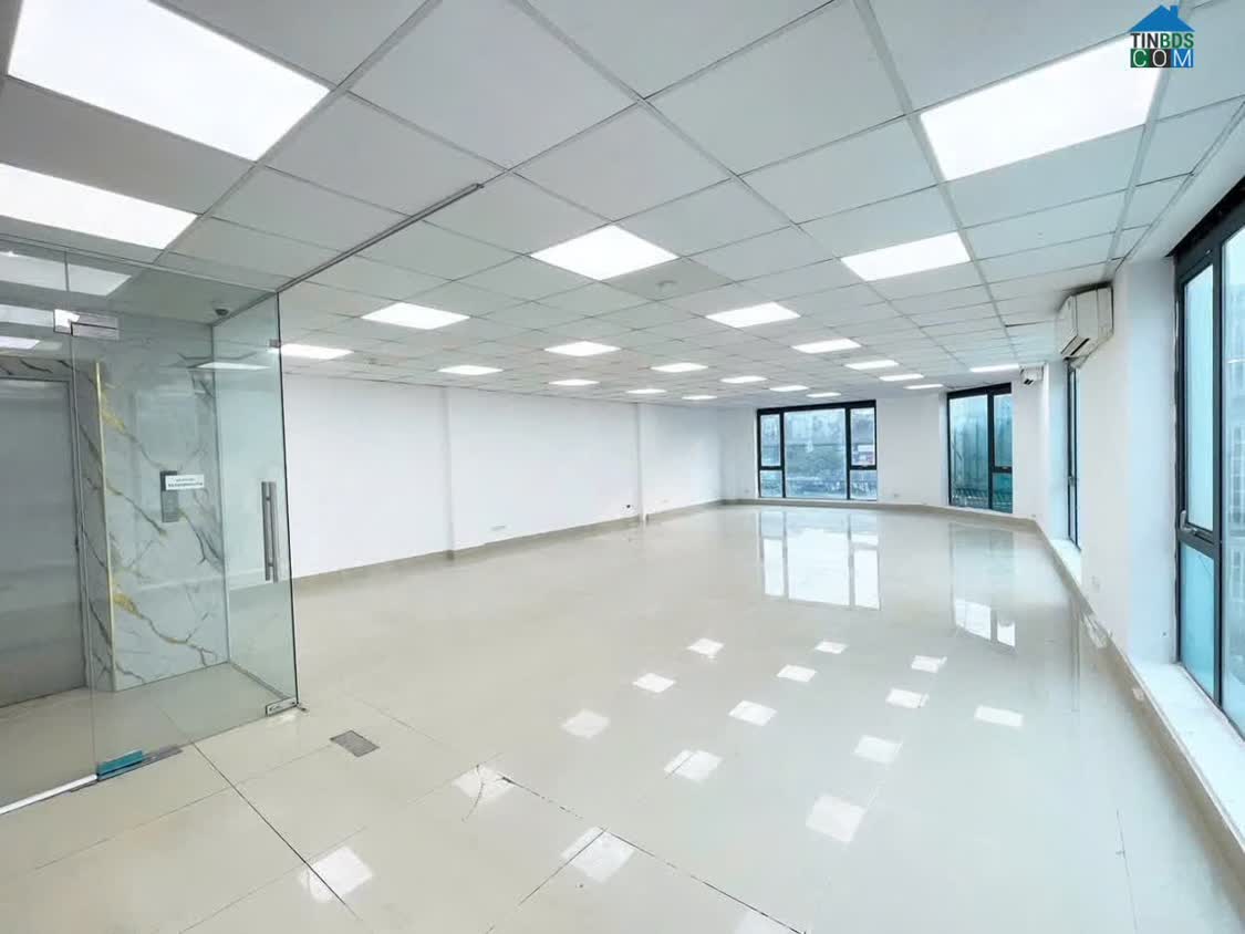 Ảnh Cho thuê sàn VP 360m mặt phố Nguyễn Văn Huyên, sẵn vào hoạt động 0