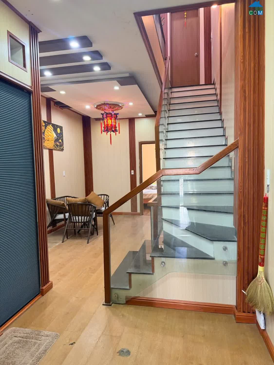 Ảnh Nhà 4 tầng kiệt ô tô Tôn đản ................... 0