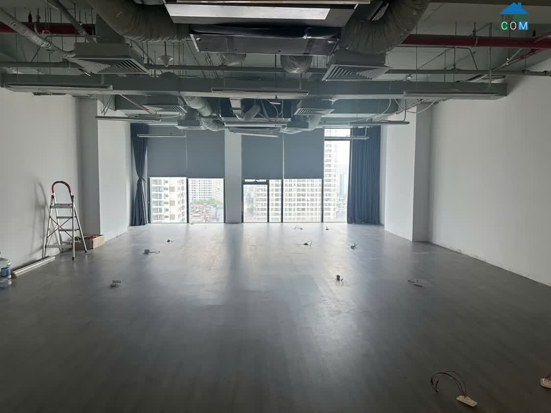 Ảnh Cho Thuê VP View Đẹp 105M2 Tòa Golden Land Với Vị Trí Đắc Địa, Thiết Kế Hiện Đại 0