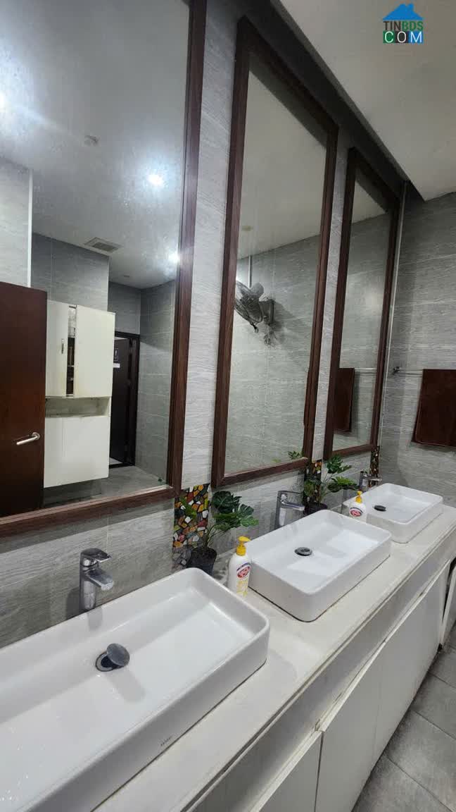 Ảnh Cho Thuê Văn Phòng 256M2 Tại Tòa D2 Giảng Võ, View Hồ, MT Rộng 0