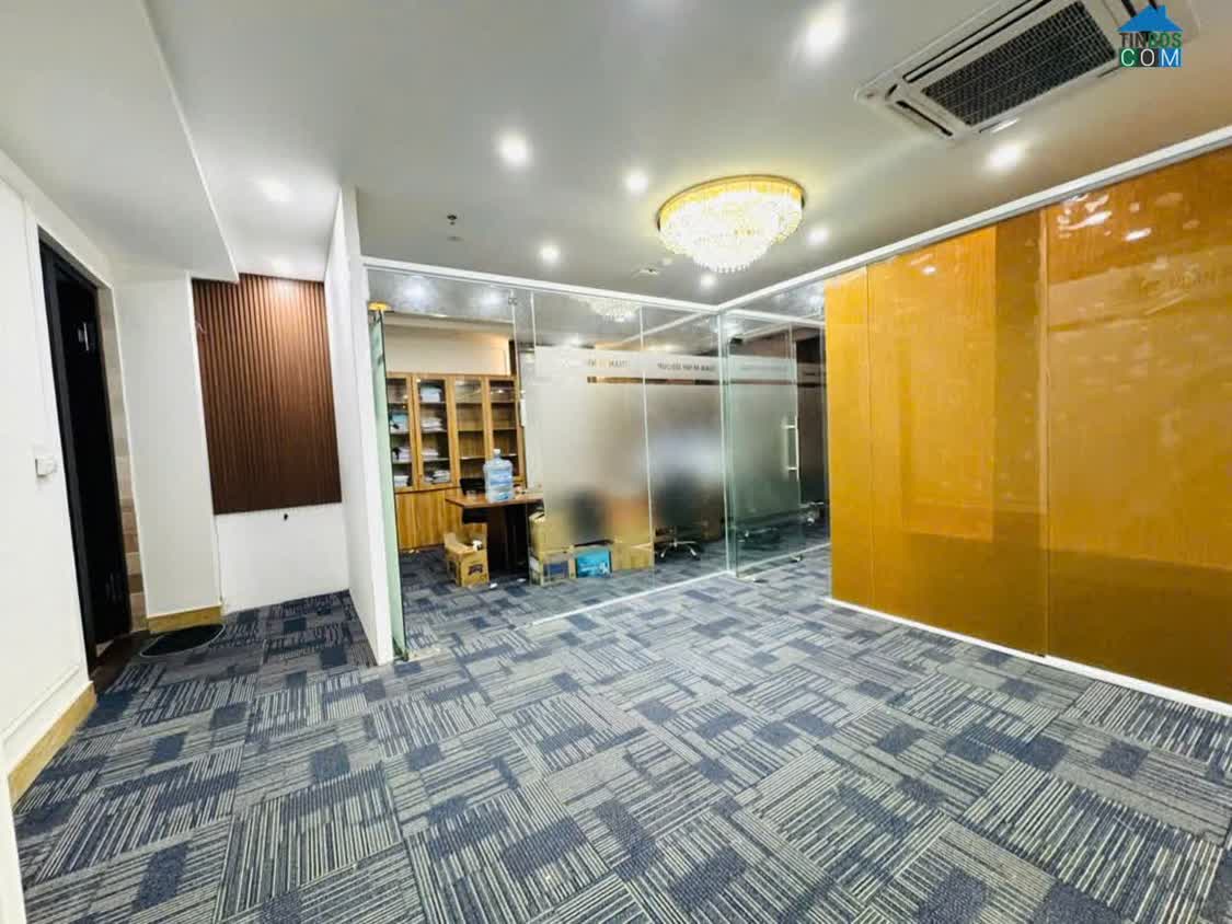 Ảnh Chào thuê 160m sàn VP mặt phố Trần Thái Tông, giá hợp lý, sẵn bàn giao 0