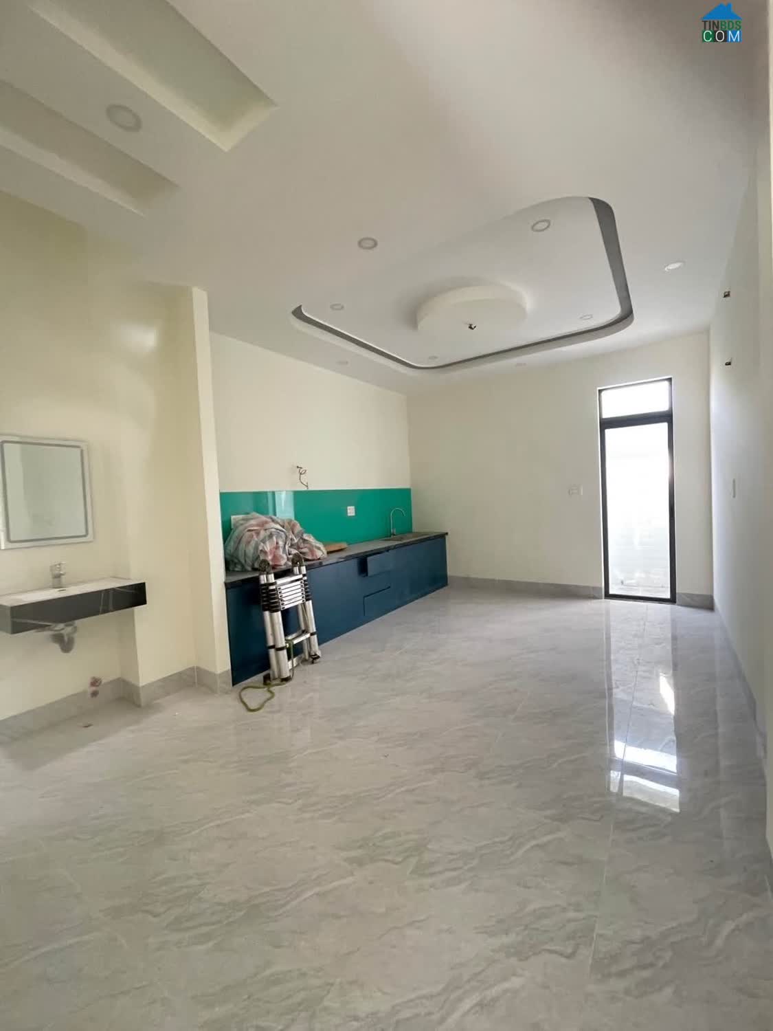 Ảnh Bán nhà 3 tầng, Hóc Môn, đường 8m, gần QL22, 4 x 17, nhỉnh 6 TỶ 0