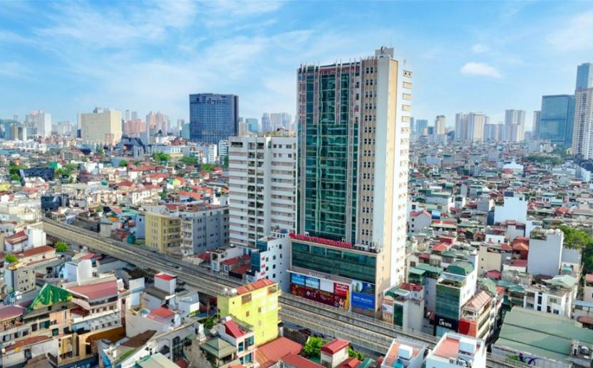 Ảnh Văn phòng 93m2 tại tòa CTM 139 Cầu Giấy – sẵn nội thất chỉ việc vào làm, view tàu điện 1