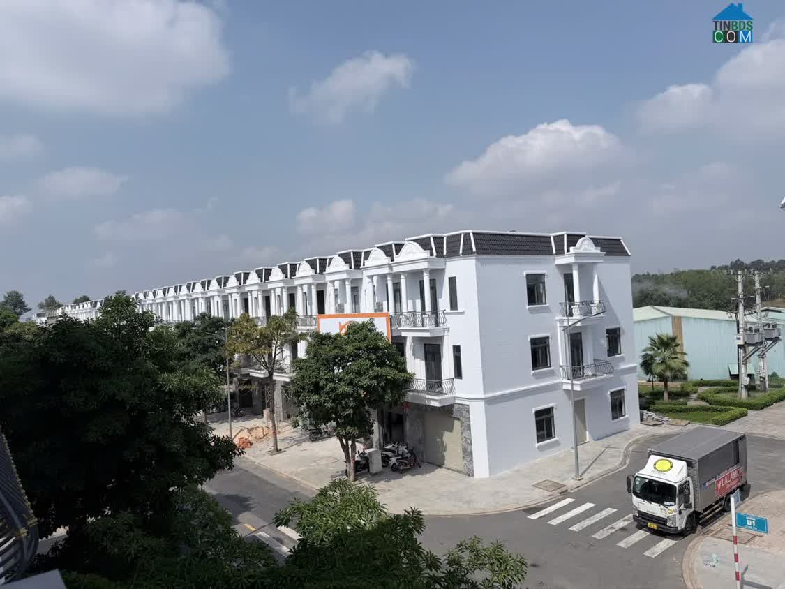 Ảnh Cần bán gấp Nhà phố Compound Bcons City Life Tân Uyên - Kề cận VSIP 3 - Khai thác cho thuê... 0