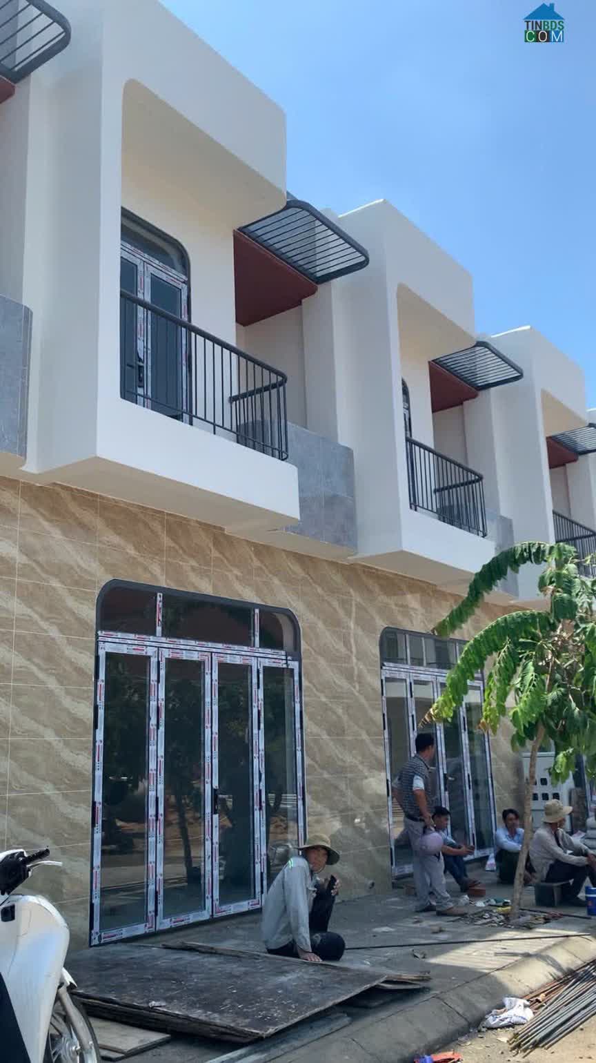 Ảnh Bán nhà 2 tầng gần cổng sau KCN Nam Tân Uyên - tặng nội thất 0