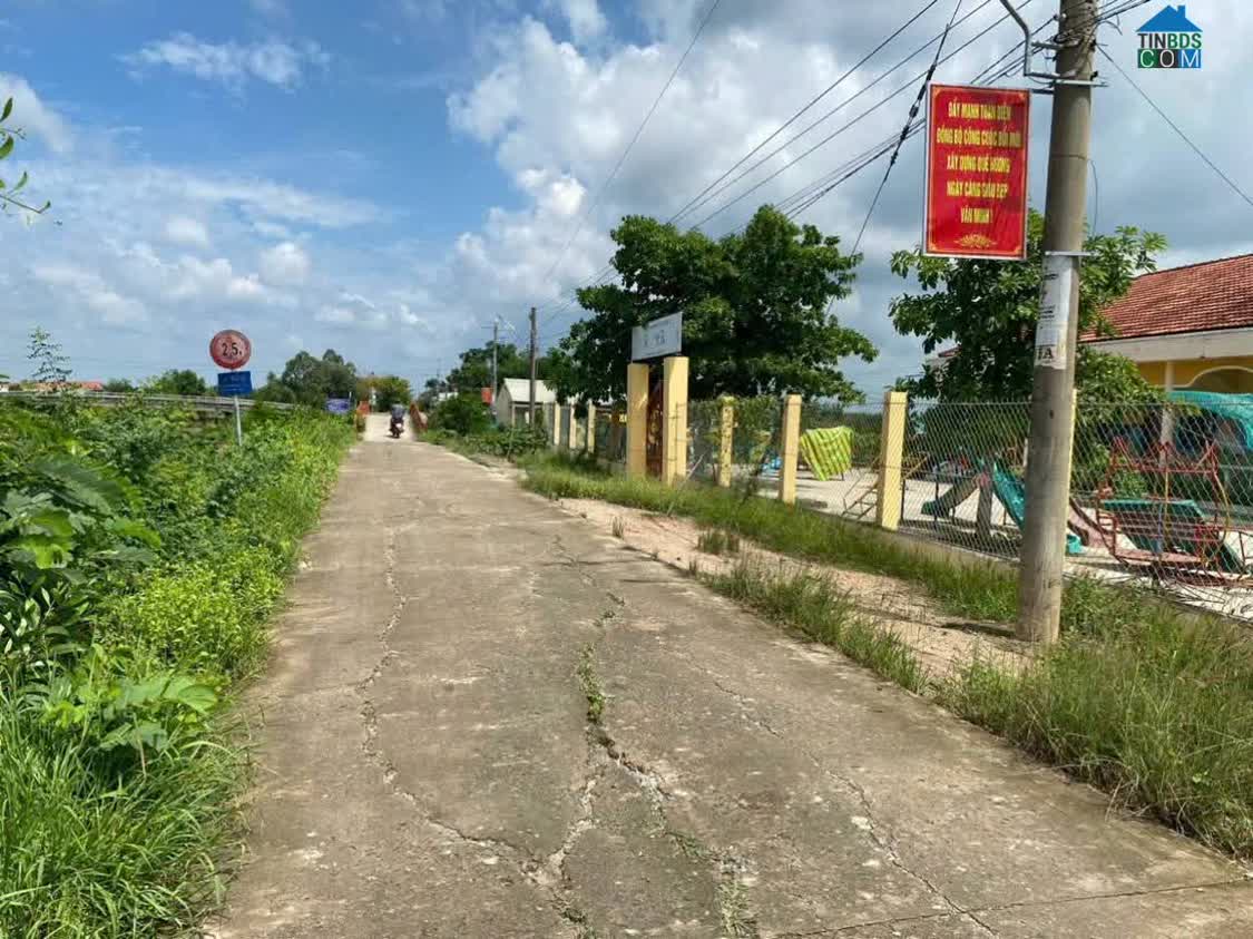 Ảnh Bán lô đất mặt tiền đường trung lập giá 1ty250 0