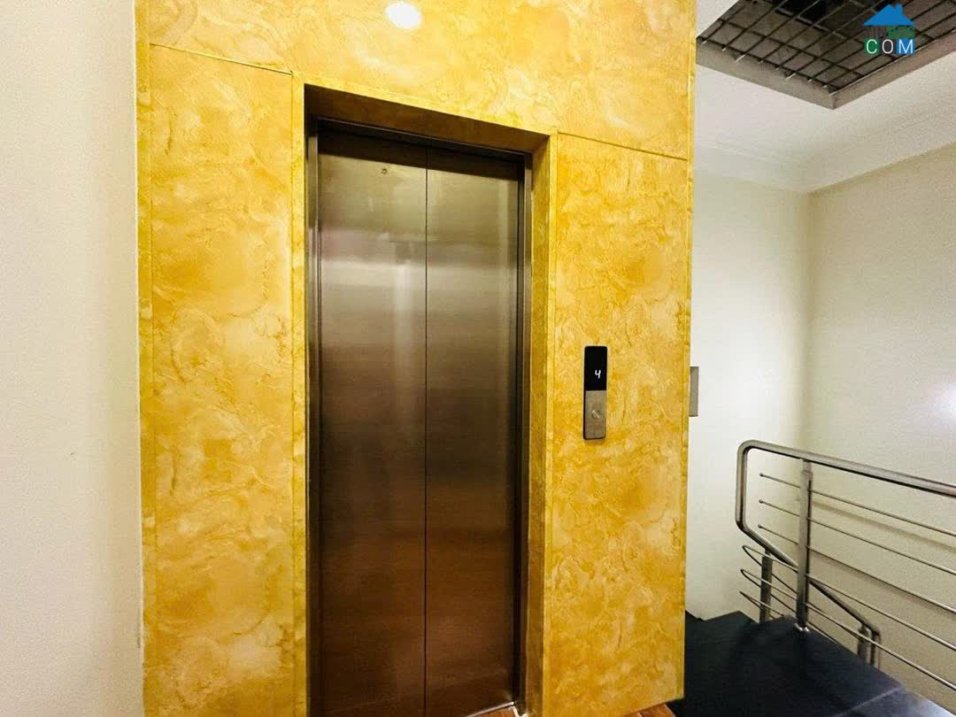 Ảnh Bán gấp nhà đẹp 5 tầng mặt phố Lê Lợi, 68m2, mặt tiền 5m, thang máy, kinh doanh sầm uất, giá 31... 0