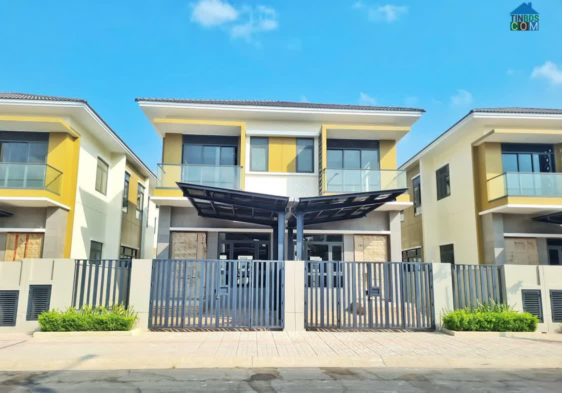 Ảnh Chỉ 6.8 Tỷ Có Ngay Căn Biệt Thự 250M2 View Suối Trong KCN Vsip 2, Lh:0937995558. 0