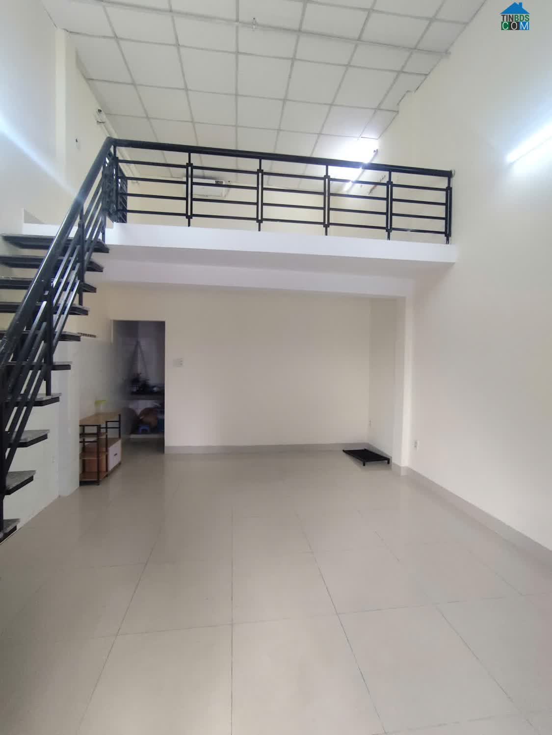 Ảnh Cho thuê mặt bằng mặt tiền đường 2-9, có sẵn điều hoà , phòng Wc tại Quận Hải Châu,Đà Nẵng 0