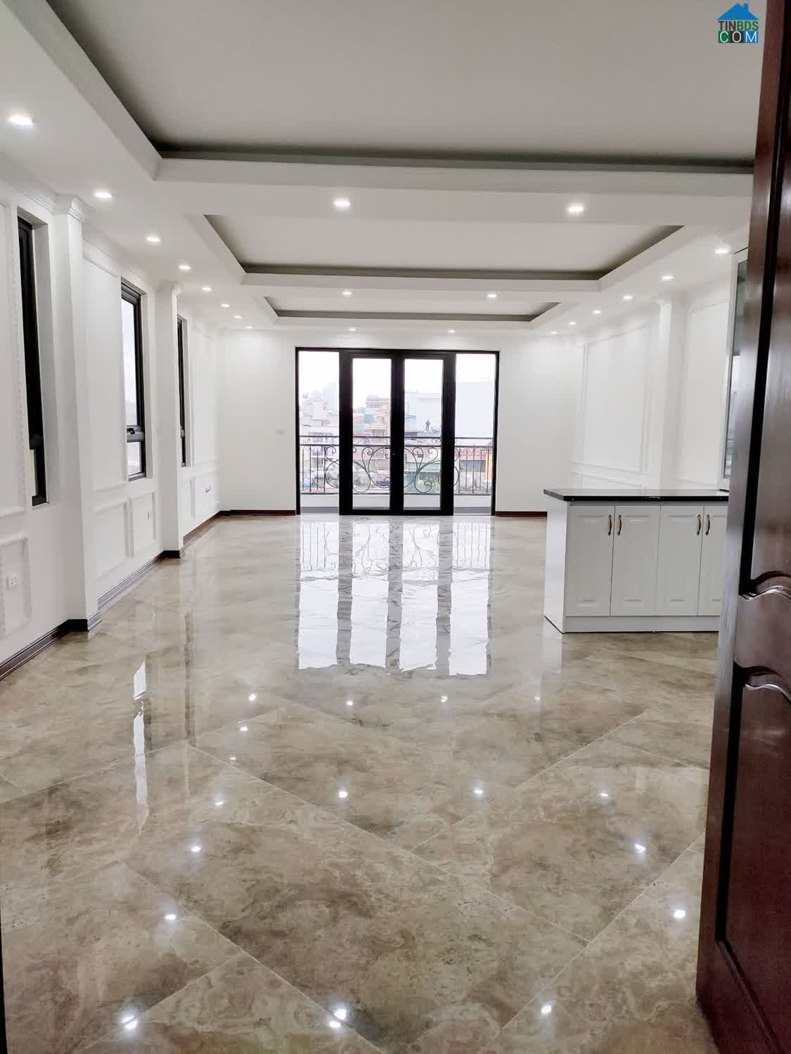 Ảnh Cho thuê nhà mặt phố ngã tư Trương Định-Bạch Mai, 80m2x3T, lô góc, thang máy. Giá 50tr/th 0